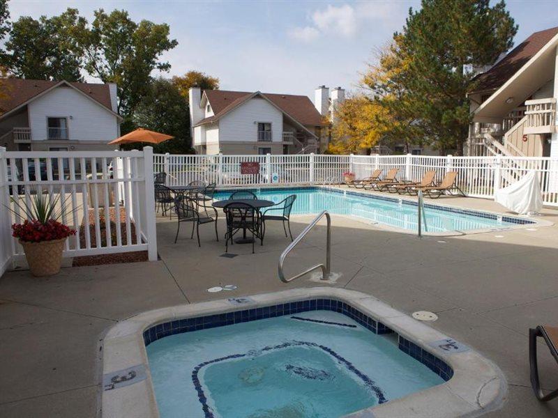 Hawthorn Suites Of Troy Kültér fotó