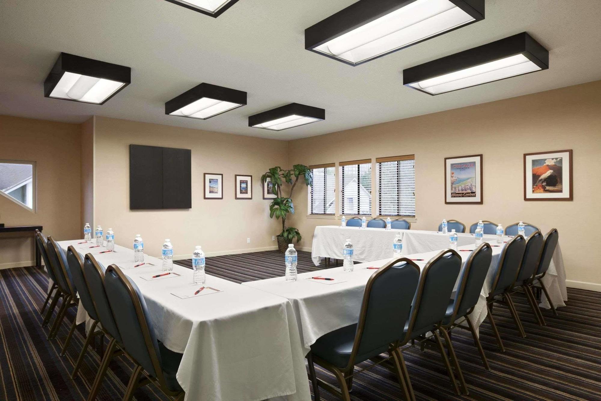 Hawthorn Suites Of Troy Kültér fotó